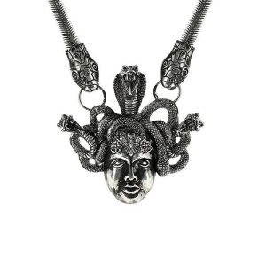 Collana gotica con Medusa